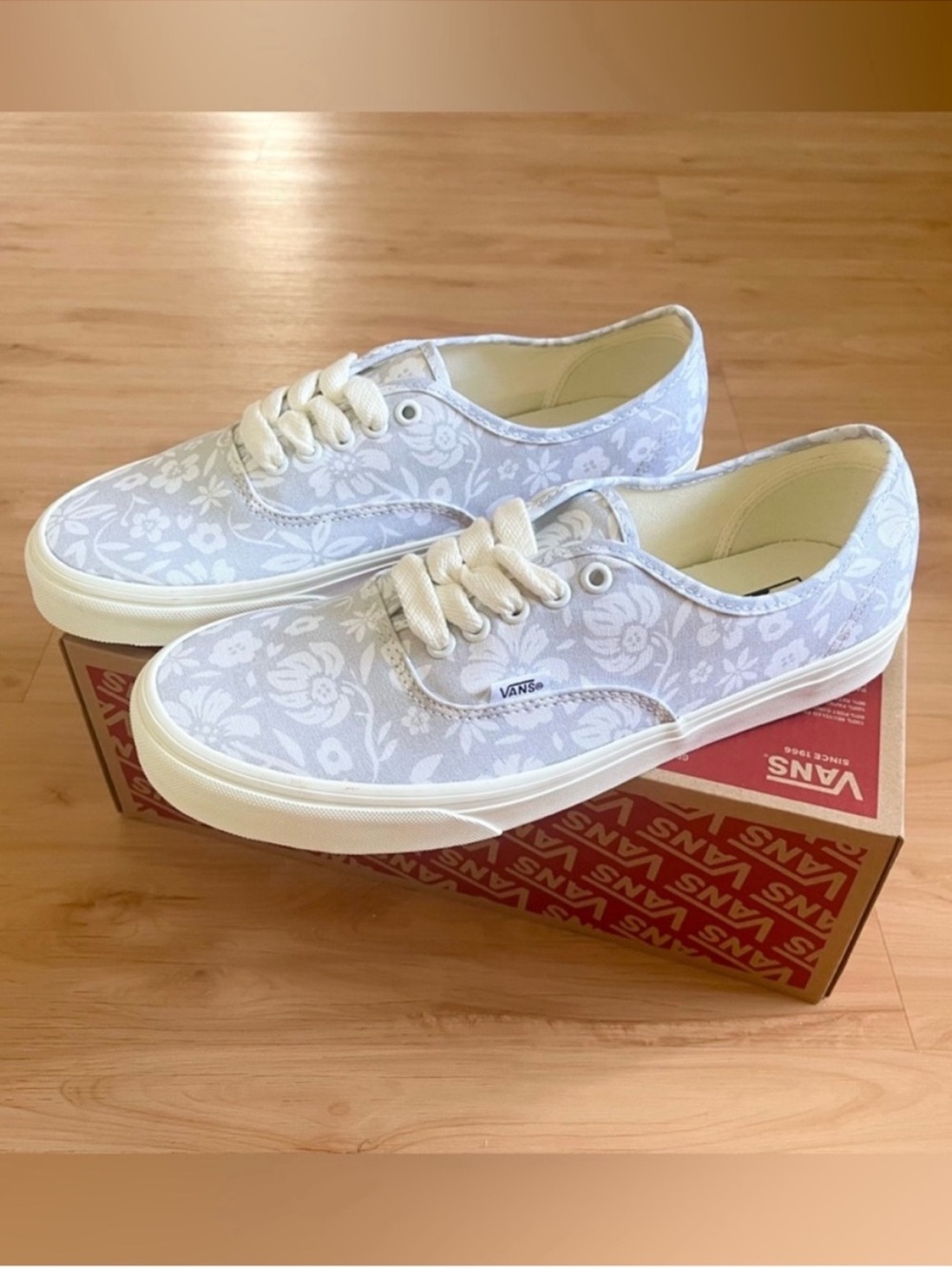 Vans Authentic Wood Block
Grey Women 12.0 US Mens 10.5US